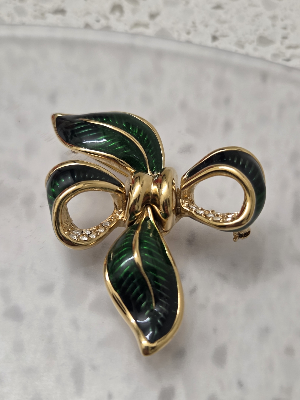 Gold Tone Green Enamel Leaf Bow Brooch - Women Jewelry